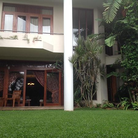 Silvikris Villa Colombo Esterno foto